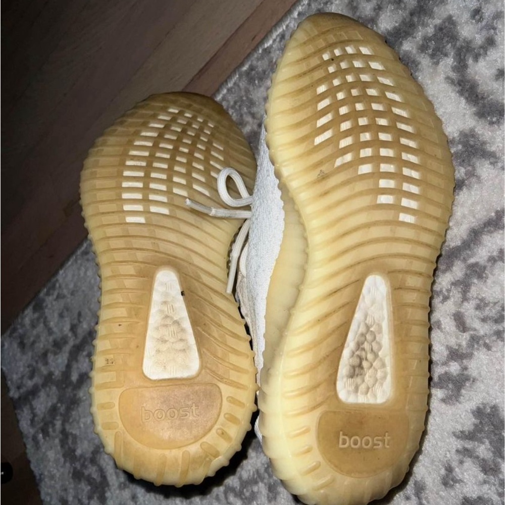 Yeezy Boost - image 3